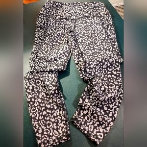 Workout track legging pants with side pockets